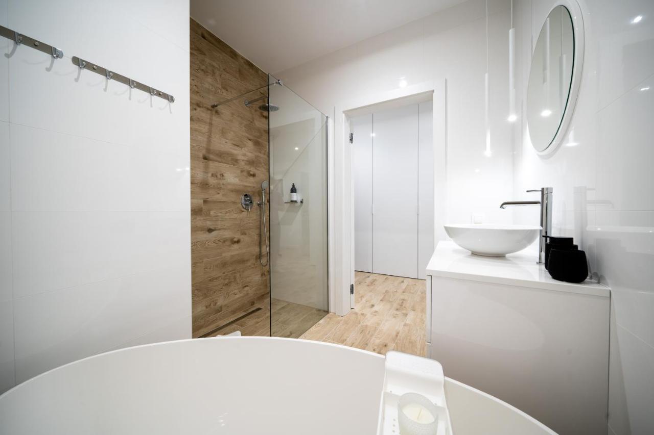 Urban Apartments Luxury Skyline Sokolska Towers 30A, 2 Free Garages, Gym & Sauna, Self Check-In Katowice Exterior foto